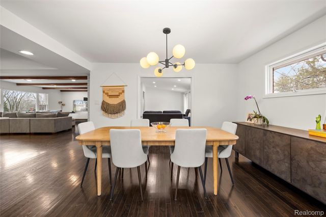 2530 Worcester Road, West Bloomfield Charter Township, MI 48323