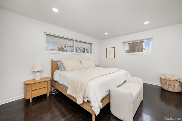 2530 Worcester Road, West Bloomfield Charter Township, MI 48323