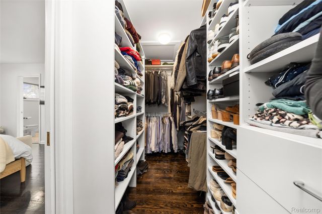 2530 Worcester Road, West Bloomfield Charter Township, MI 48323