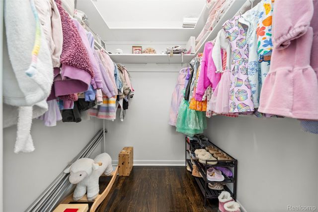 2530 Worcester Road, West Bloomfield Charter Township, MI 48323