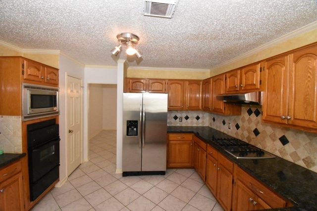 9007 Woodleigh Drive, Houston, TX 77083
