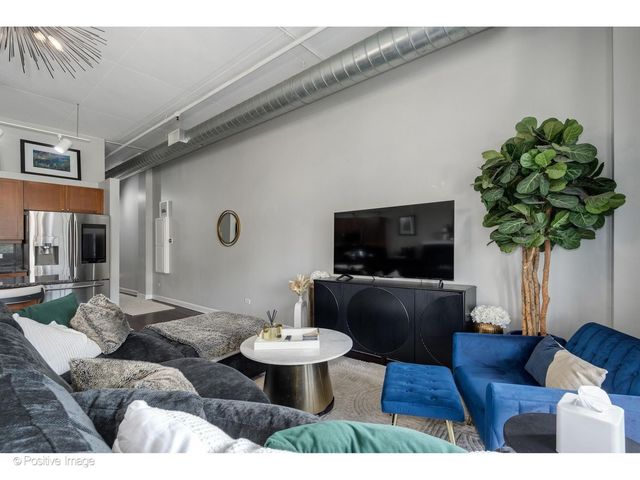 1301 W Madison Street 304, Chicago, IL 60607
