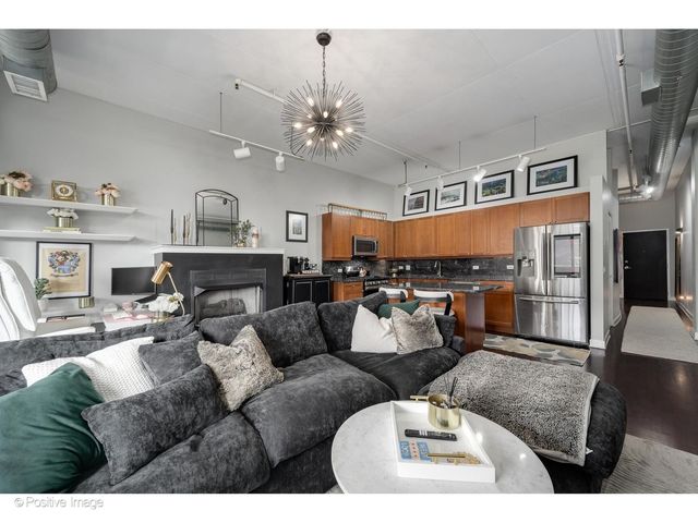 1301 W Madison Street 304, Chicago, IL 60607