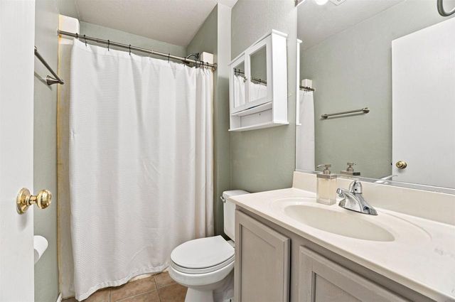 3885 COBBLESTONE COURT, Oshkosh, WI 54901