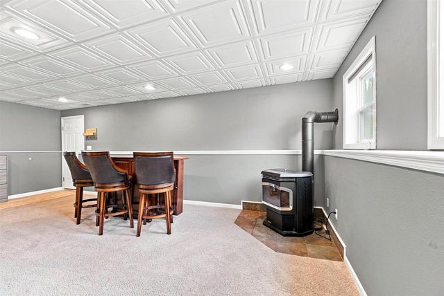 3885 COBBLESTONE COURT, Oshkosh, WI 54901
