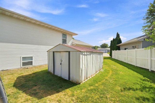 3885 COBBLESTONE COURT, Oshkosh, WI 54901