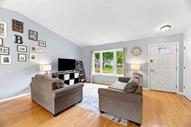 3885 COBBLESTONE COURT, Oshkosh, WI 54901