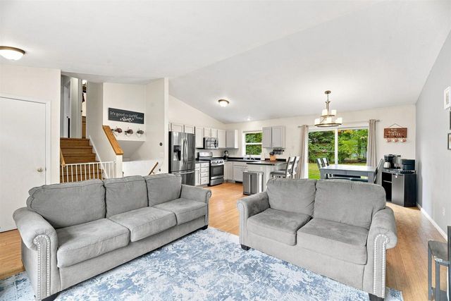 3885 COBBLESTONE COURT, Oshkosh, WI 54901