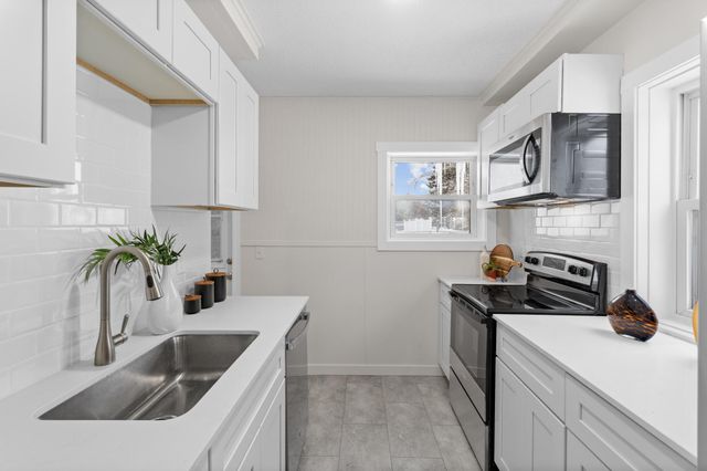 5757 Orchard Avenue N, Crystal, MN 55429