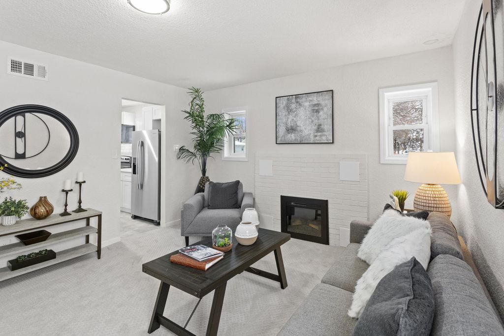 5757 Orchard Avenue N, Crystal, MN 55429