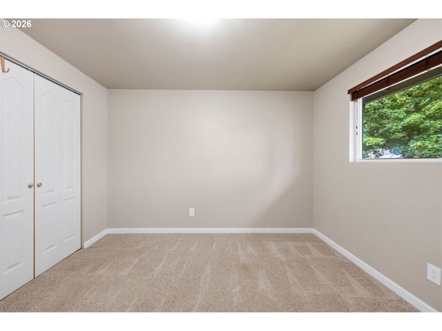 4888 13TH Ave, Keizer, OR 97303