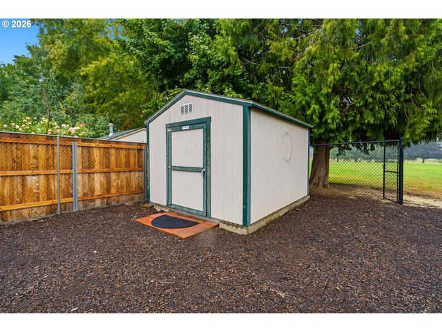 4888 13TH Ave, Keizer, OR 97303