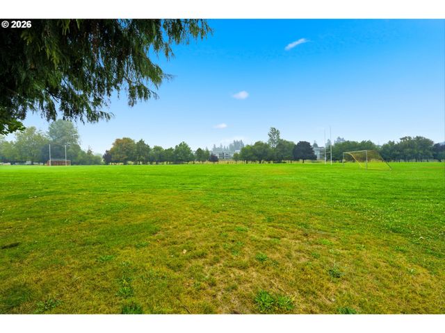 4888 13TH Ave, Keizer, OR 97303