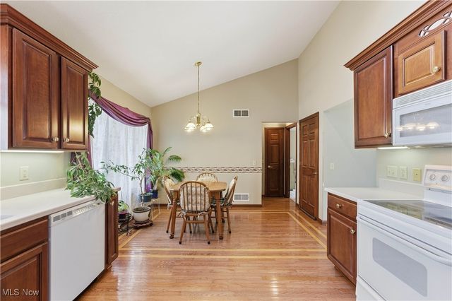 107 E Broad Street, Louisville, OH 44641