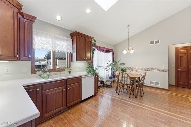 107 E Broad Street, Louisville, OH 44641