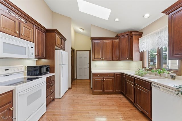 107 E Broad Street, Louisville, OH 44641