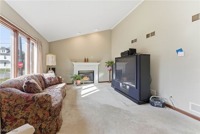 107 E Broad Street, Louisville, OH 44641