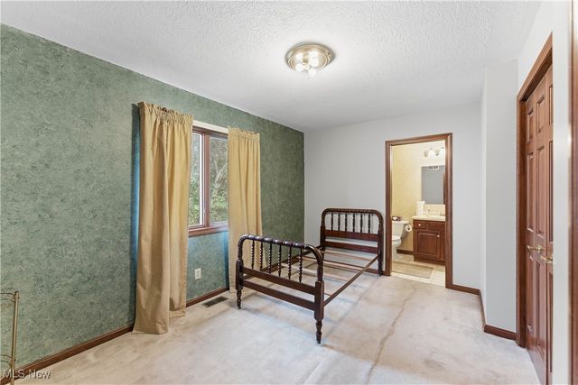 107 E Broad Street, Louisville, OH 44641