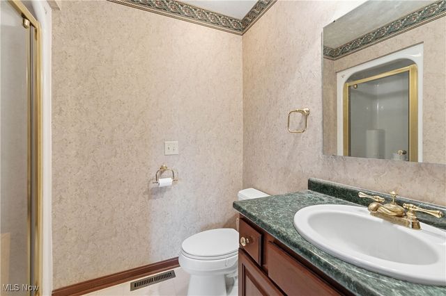 107 E Broad Street, Louisville, OH 44641