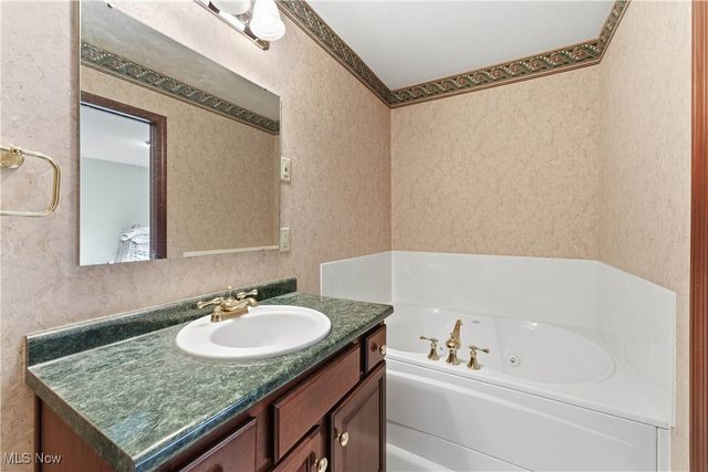 107 E Broad Street, Louisville, OH 44641