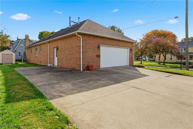 107 E Broad Street, Louisville, OH 44641