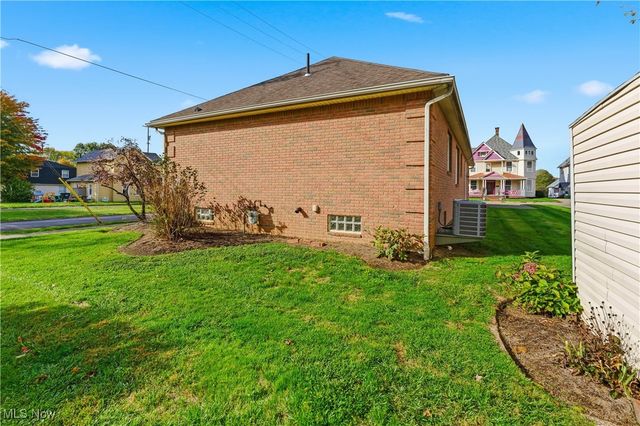 107 E Broad Street, Louisville, OH 44641