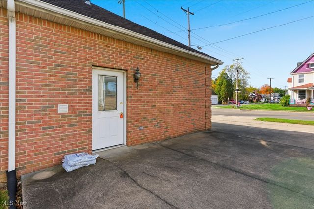 107 E Broad Street, Louisville, OH 44641