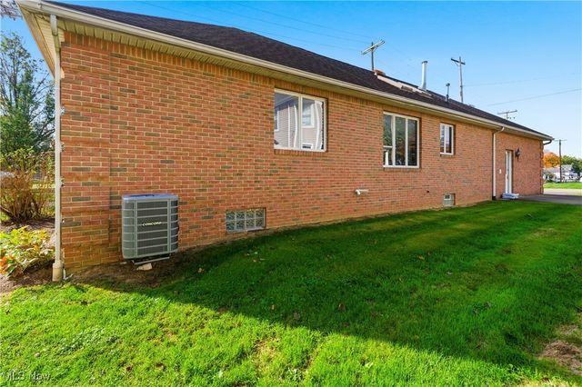 107 E Broad Street, Louisville, OH 44641