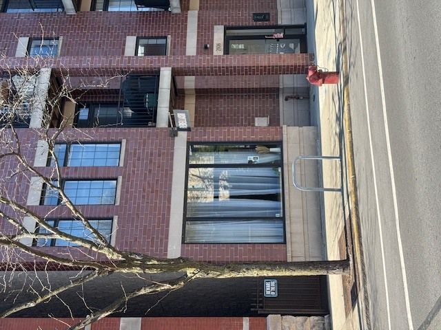 2936 N Lincoln Avenue, Chicago, IL 60657