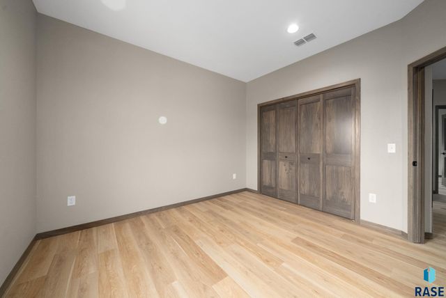 634 Harter Dr Drive, Madison, SD 57042