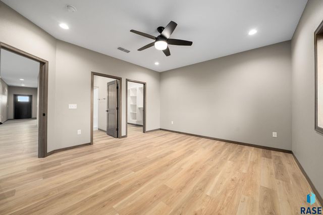 634 Harter Dr Drive, Madison, SD 57042