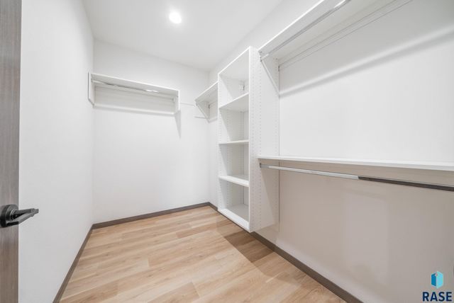 634 Harter Dr Drive, Madison, SD 57042