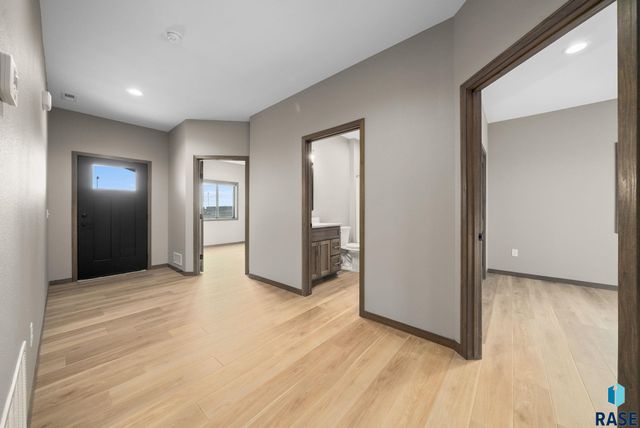 634 Harter Dr Drive, Madison, SD 57042