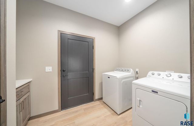 634 Harter Dr Drive, Madison, SD 57042