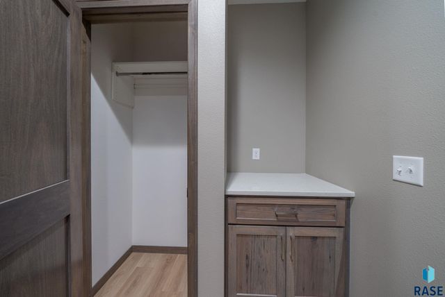 634 Harter Dr Drive, Madison, SD 57042