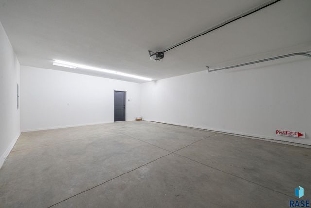 634 Harter Dr Drive, Madison, SD 57042