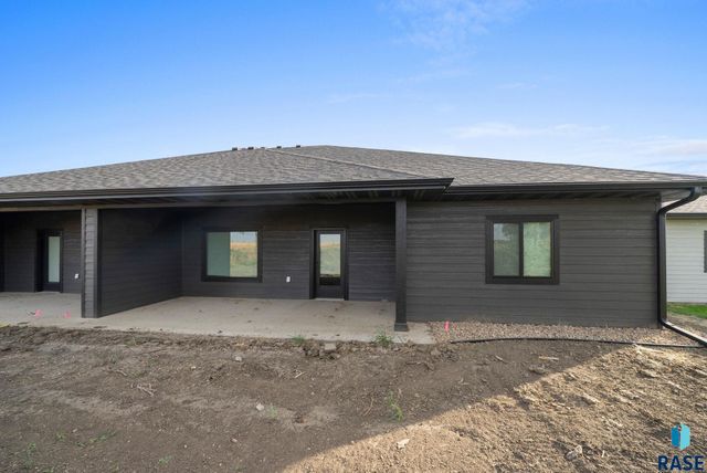 634 Harter Dr Drive, Madison, SD 57042