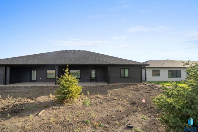 634 Harter Dr Drive, Madison, SD 57042