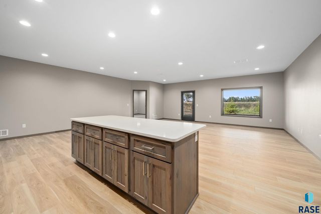 634 Harter Dr Drive, Madison, SD 57042