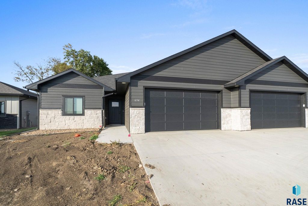 634 Harter Dr Drive, Madison, SD 57042