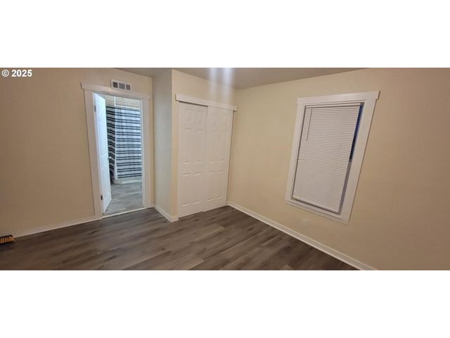 1123 W 2nd St, The Dalles, OR 97058