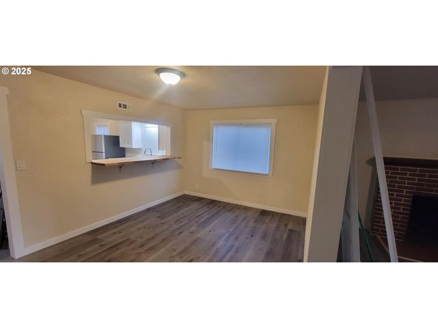 1123 W 2nd St, The Dalles, OR 97058