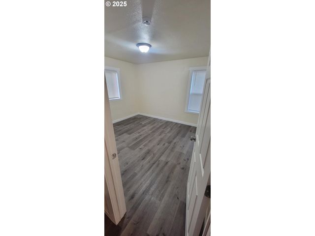 1123 W 2nd St, The Dalles, OR 97058