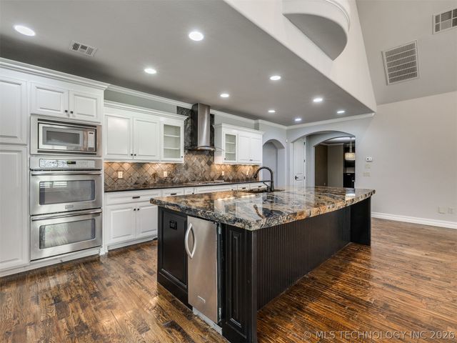 10712 S 95th Court, Tulsa, OK 74133