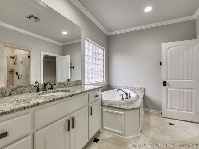 10712 S 95th Court, Tulsa, OK 74133