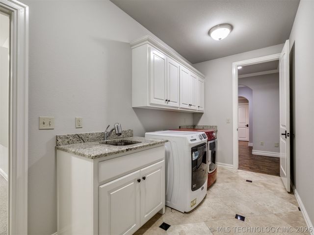 10712 S 95th Court, Tulsa, OK 74133