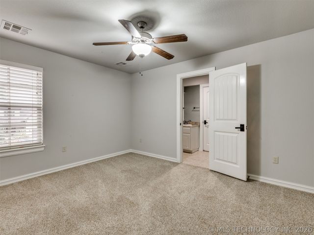 10712 S 95th Court, Tulsa, OK 74133