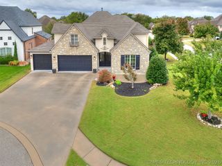 10712 S 95th Court, Tulsa, OK 74133