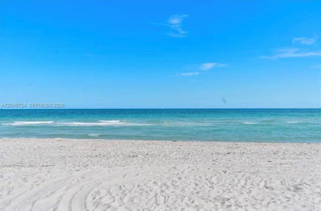 333 Palm St, Hollywood, FL 33019