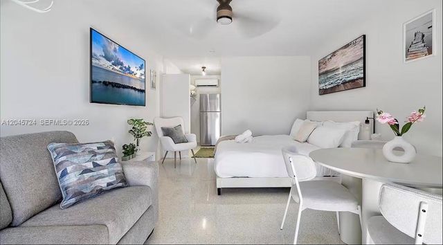 333 Palm St, Hollywood, FL 33019